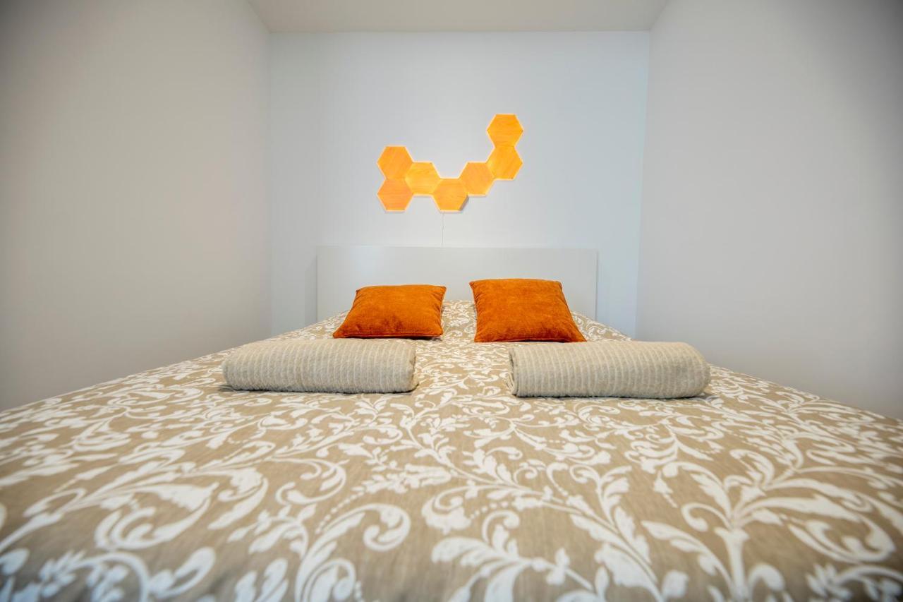 Quartier Du Chateau, Superbe Appartement Avec Parking Pau Luaran gambar