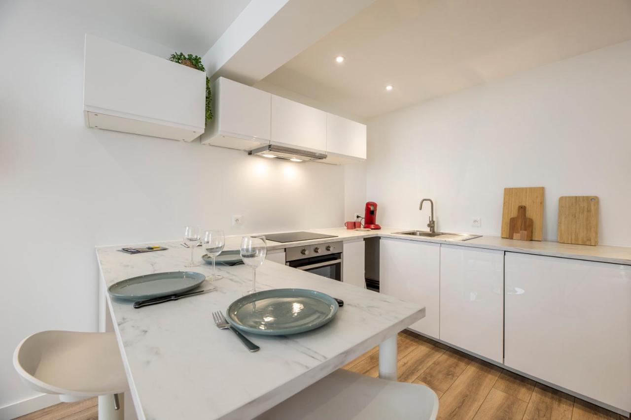Quartier Du Chateau, Superbe Appartement Avec Parking Pau Luaran gambar