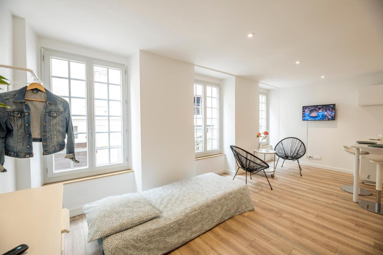Quartier Du Chateau, Superbe Appartement Avec Parking Pau Luaran gambar